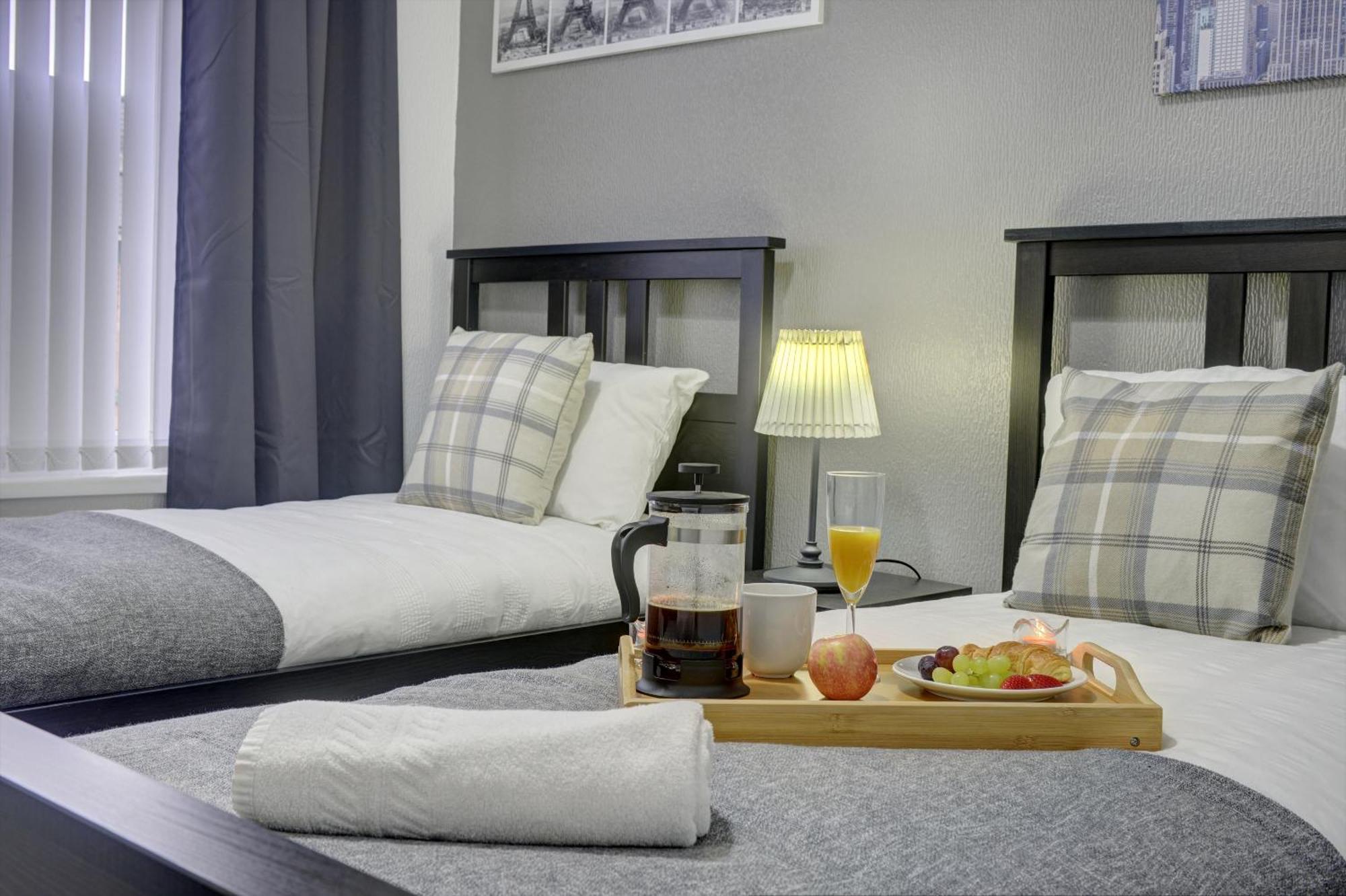 Modern 2Br Gem I Free Parking I Sleeps 5 Villa Coventry Kültér fotó