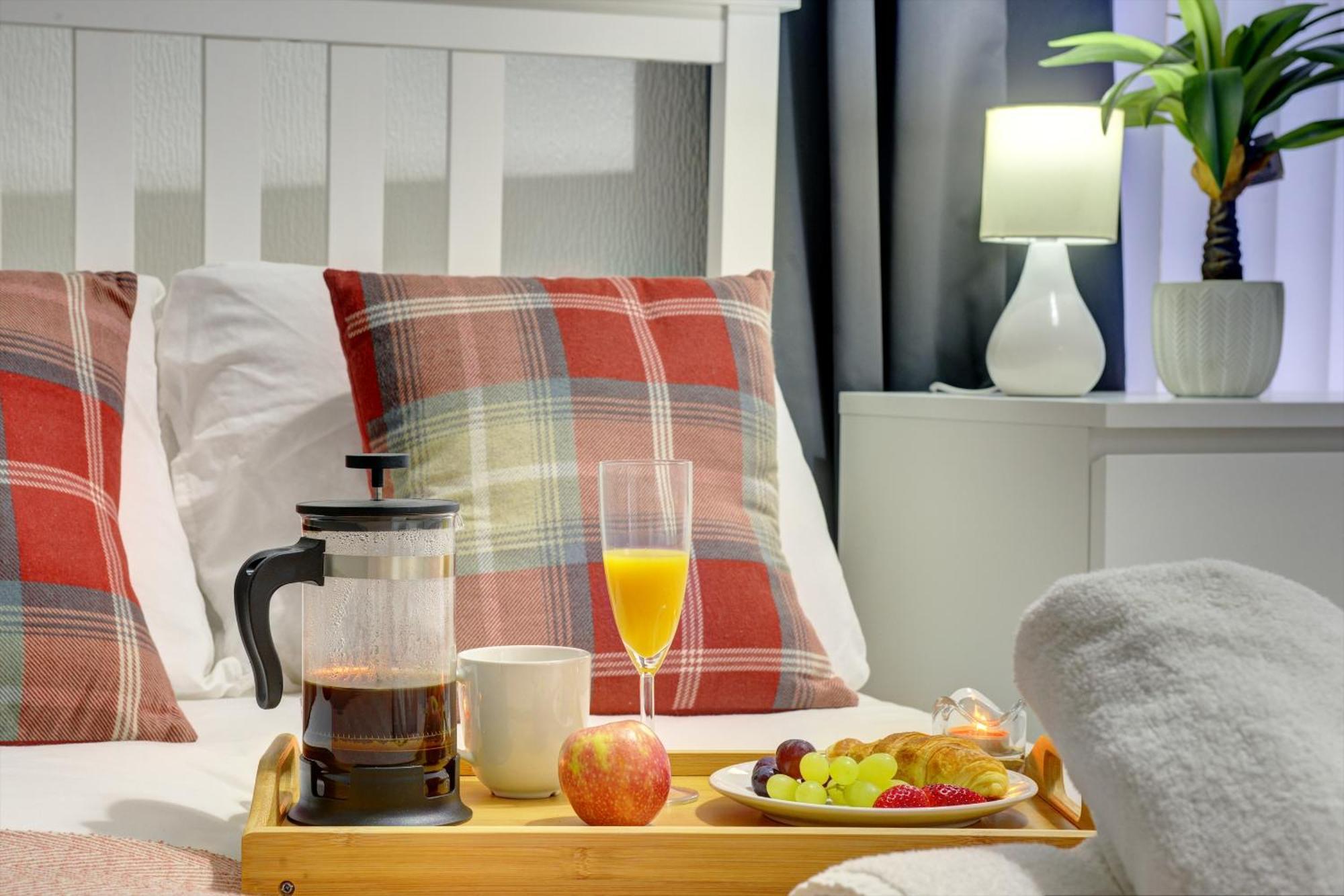 Modern 2Br Gem I Free Parking I Sleeps 5 Villa Coventry Kültér fotó