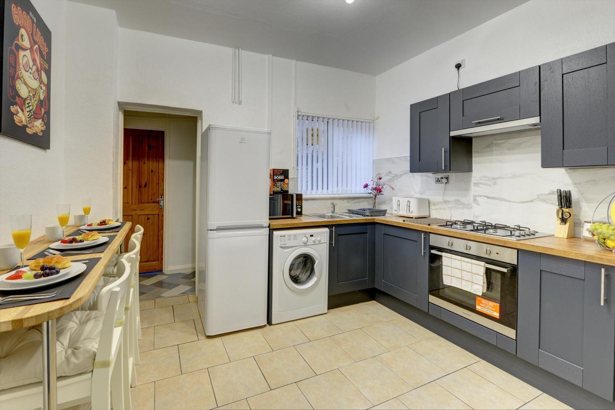 Modern 2Br Gem I Free Parking I Sleeps 5 Villa Coventry Kültér fotó